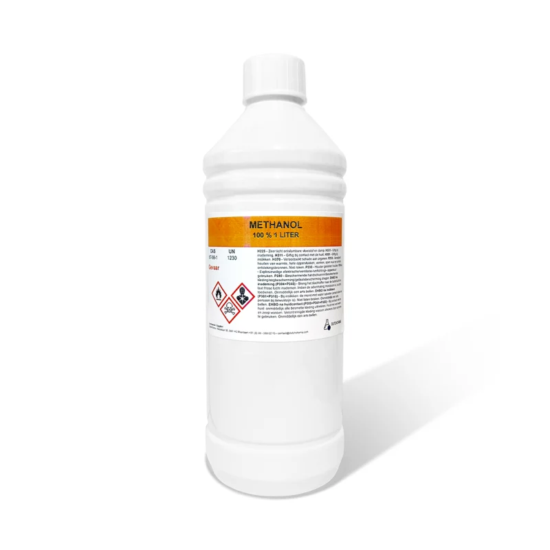 Witte plastic fles met etiket voor 1 liter methanol, inclusief gevarensymbolen en veiligheidsinstructies.