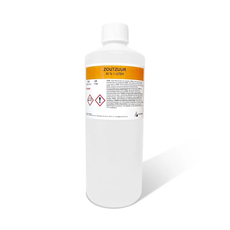 Plastic fles met 1 liter 30% zoutzuur oplossing en veiligheidsinformatie op het etiket.